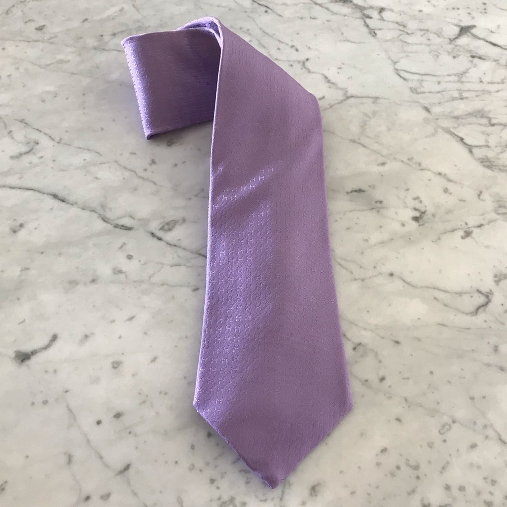 Hermès Tie Faconnee H purple H silk Tie.